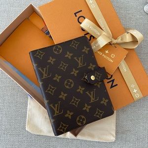 Louis Vuitton Medium Ring Agenda Cover